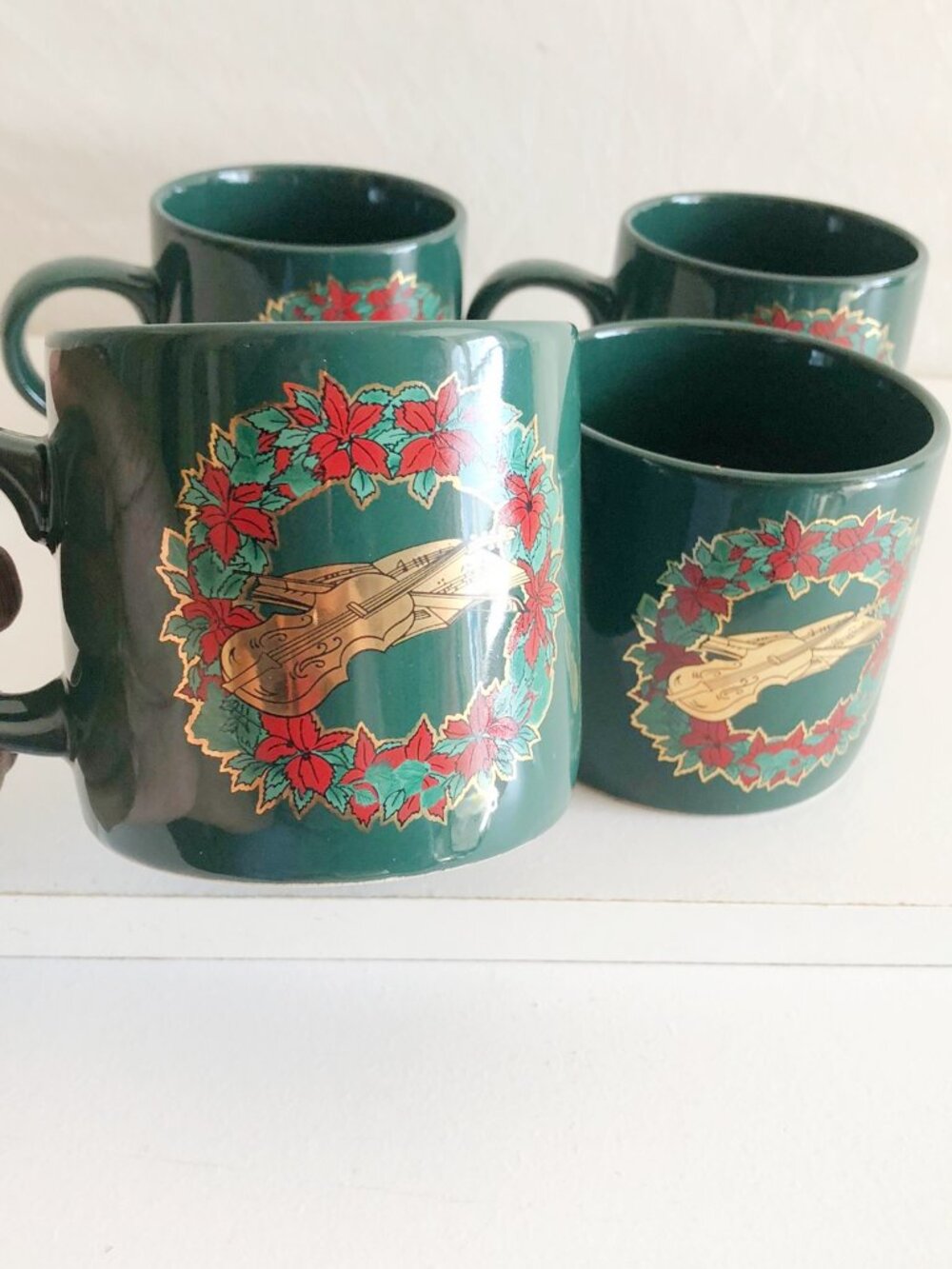 Vintage 90s Brookstone Deep Green Holiday Mugs Poinsettia Wreath